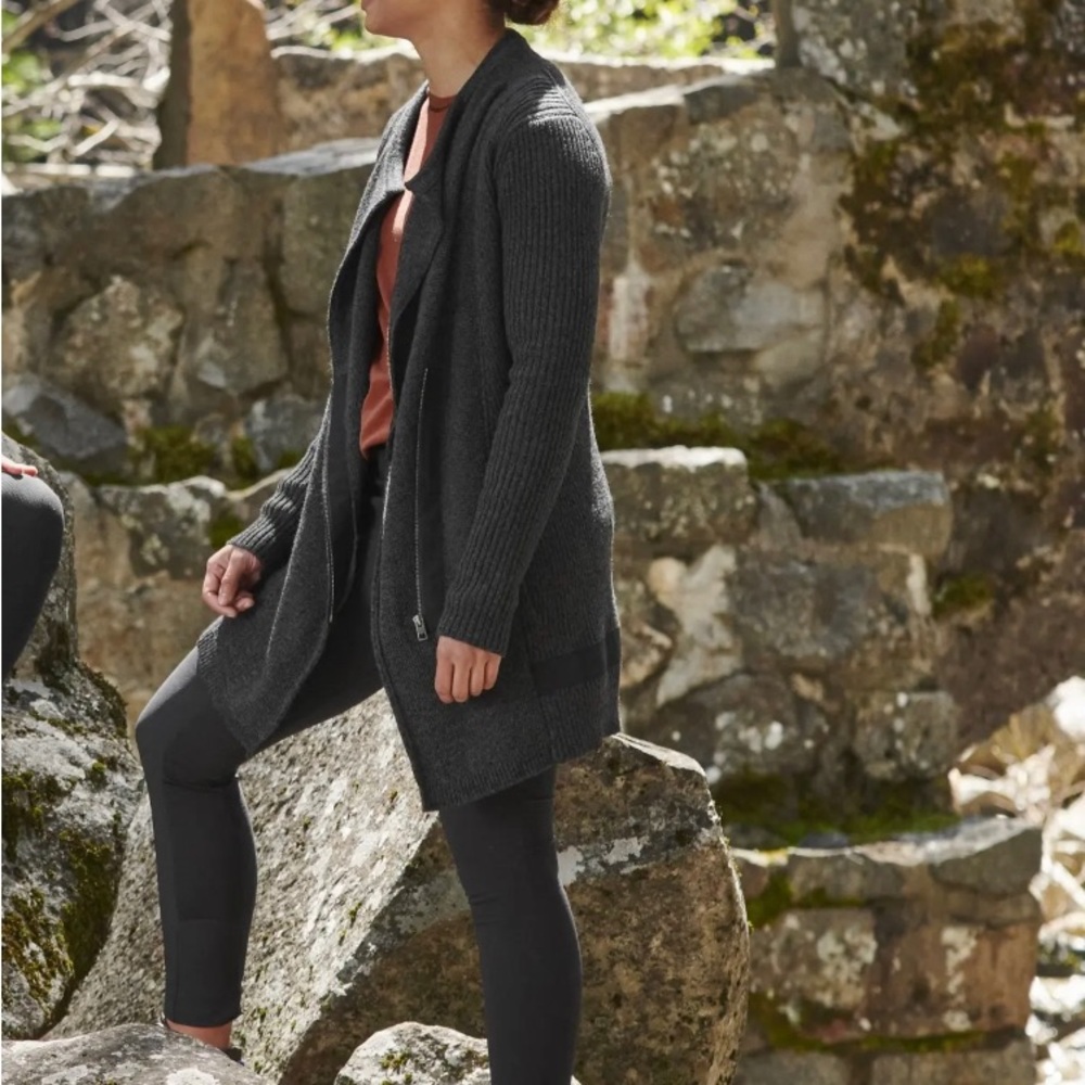 Athleta Thermolite Sentinel black Ribbed Merino Wool Zip-up Cardigan Coat - Picture 1 of 7